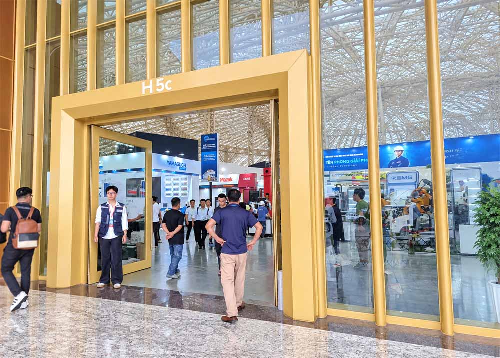 Cổng vào Hall 5 của triển lãm FBC