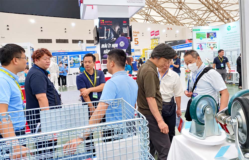 Trao đổi trực tiếp giữa đội ngũ PITC và khách hàng